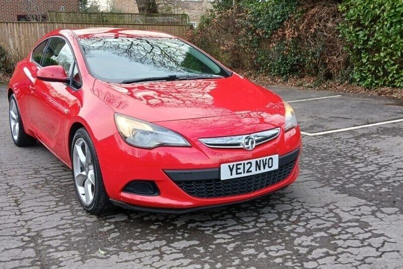 Red Used 2012 Vauxhall Astra GTC Sport Coupe | £2,695 (Fair price) - Image 1/1