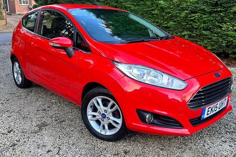 Used Ford Fiesta Zetec 2015 Red Hatchback