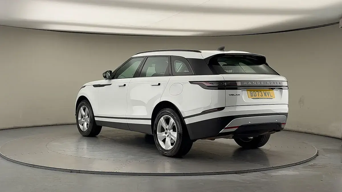Używany Land Rover Range Rover Velar S 404 KM (297 kW) 2023 Biały SUV