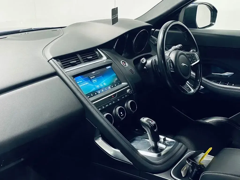 Used Jaguar E-Pace R-Dynamic 180 HP (132 kW) 2019 Blue SUV