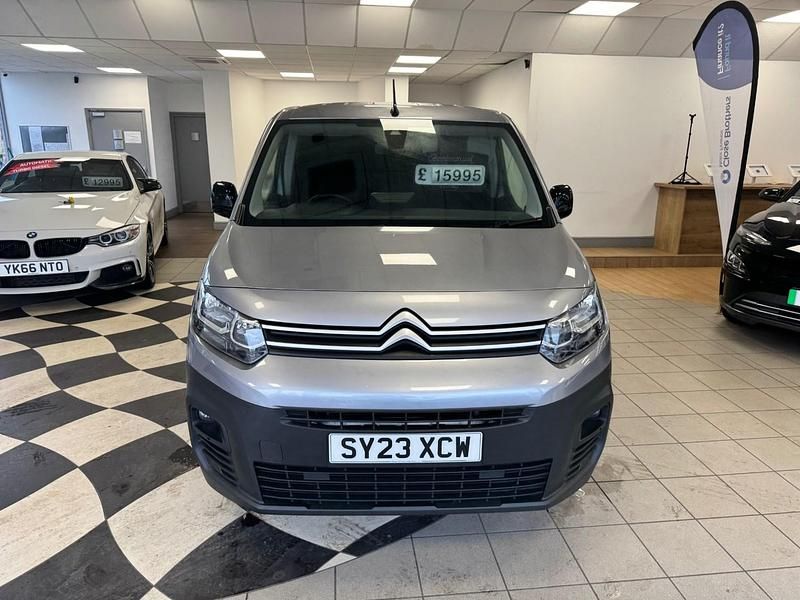 Used Citroën Berlingo 100 HP (73 kW) 2023 Grey MPV