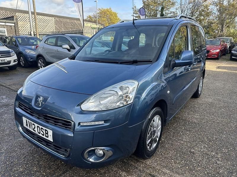 Used Peugeot TePee S 92 HP (67 kW) 2012 Blue MPV