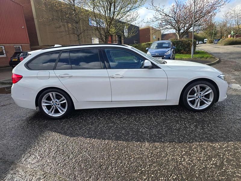 Begagnad BMW 320 Sport Line 2015 Vit Kombi