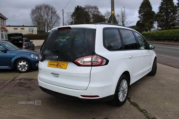 Usado Ford Galaxy Zetec 150 HP (110 kW) 2018 Branco Monovolume