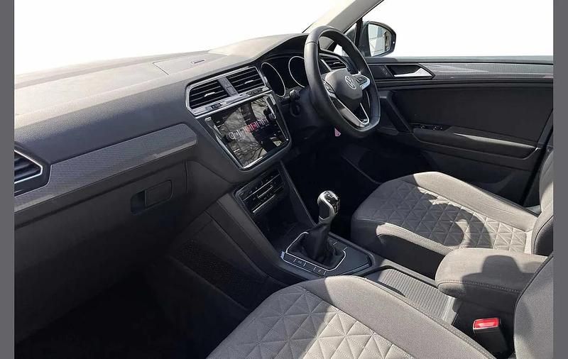 Used VW Tiguan Life 150 HP (110 kW) 2022 Grey SUV