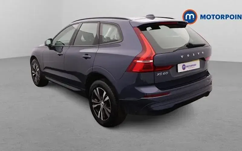 Used Volvo XC60 Core 250 HP (183 kW) 2023 Blue SUV