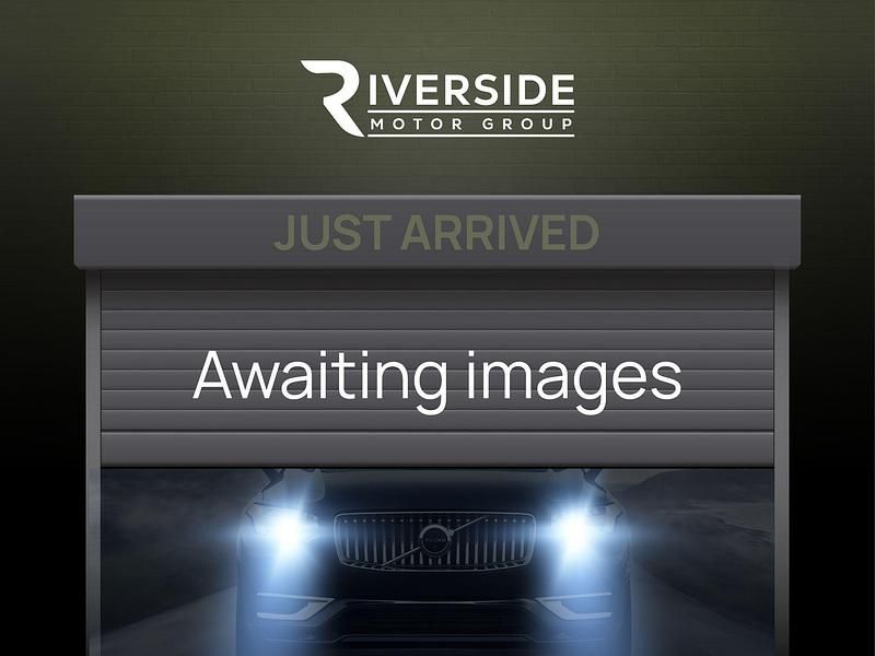 Fuji white Used 2022 Land Rover Range Rover evoque SE Dynamic Hatchback | £28,795 (Fair price) - Image 1/3