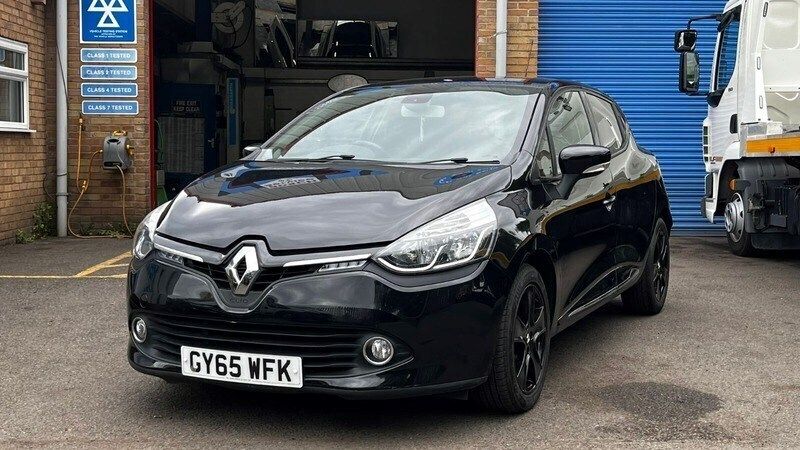 Black Used 2015 Renault Clio IV Dynamique Hatchback | £5,495 (Fair price) - Image 1/4