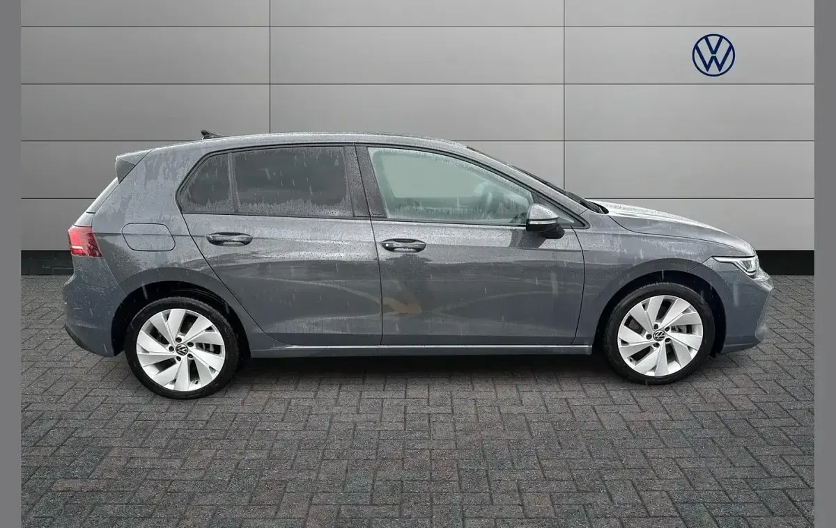 Gebraucht VW Golf VIII Match 200 PS (147 kW) 2025 Grau Kleinwagen