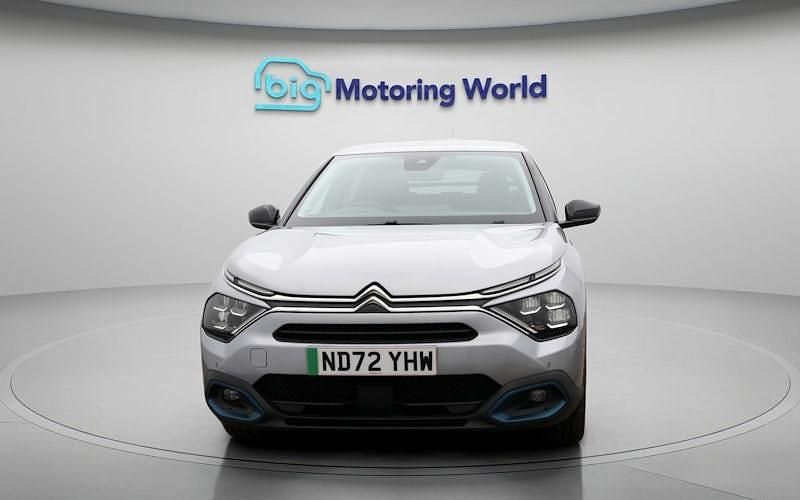 Usado Citroën e-C4 Shine 100 kW (136 CV) 2023 Gris Utilitario