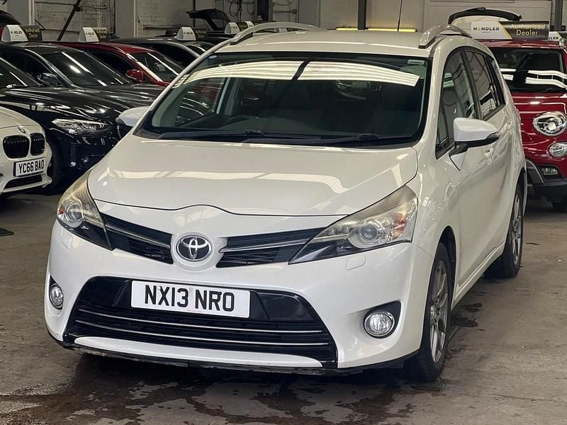 Used Toyota Verso 2013 White MPV