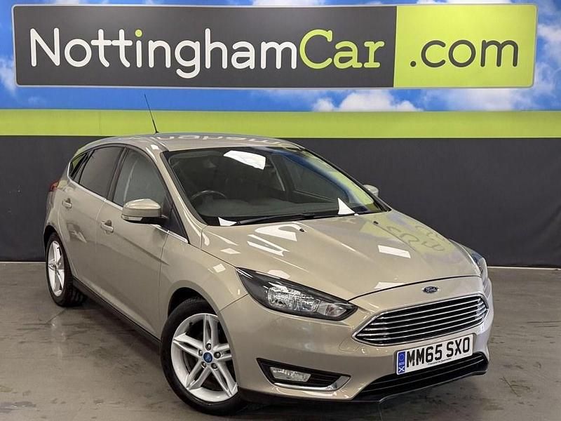 Used Ford Focus Titanium 120 HP (88 kW) 2015 Silver Hatchback
