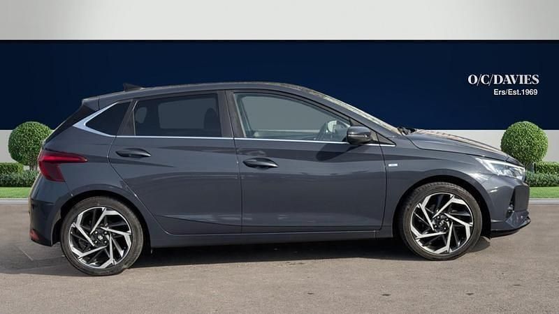 Begagnad Hyundai i20 Premium 2020 Grå Halvkombi