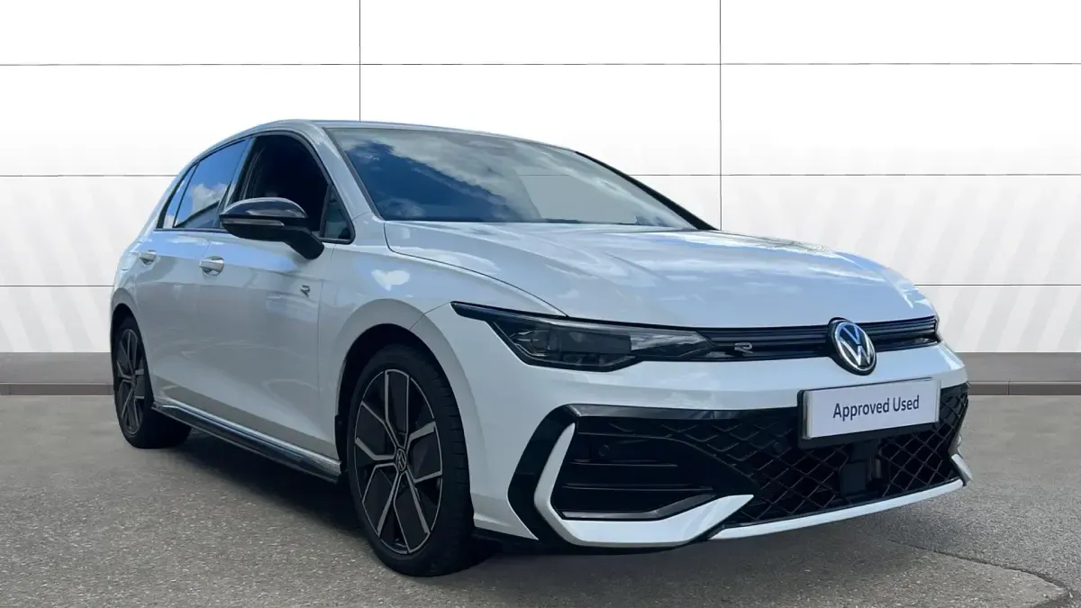 Second-hand VW Golf VIII Black Edition 150 CP (110 kW) 2025 Hatchback