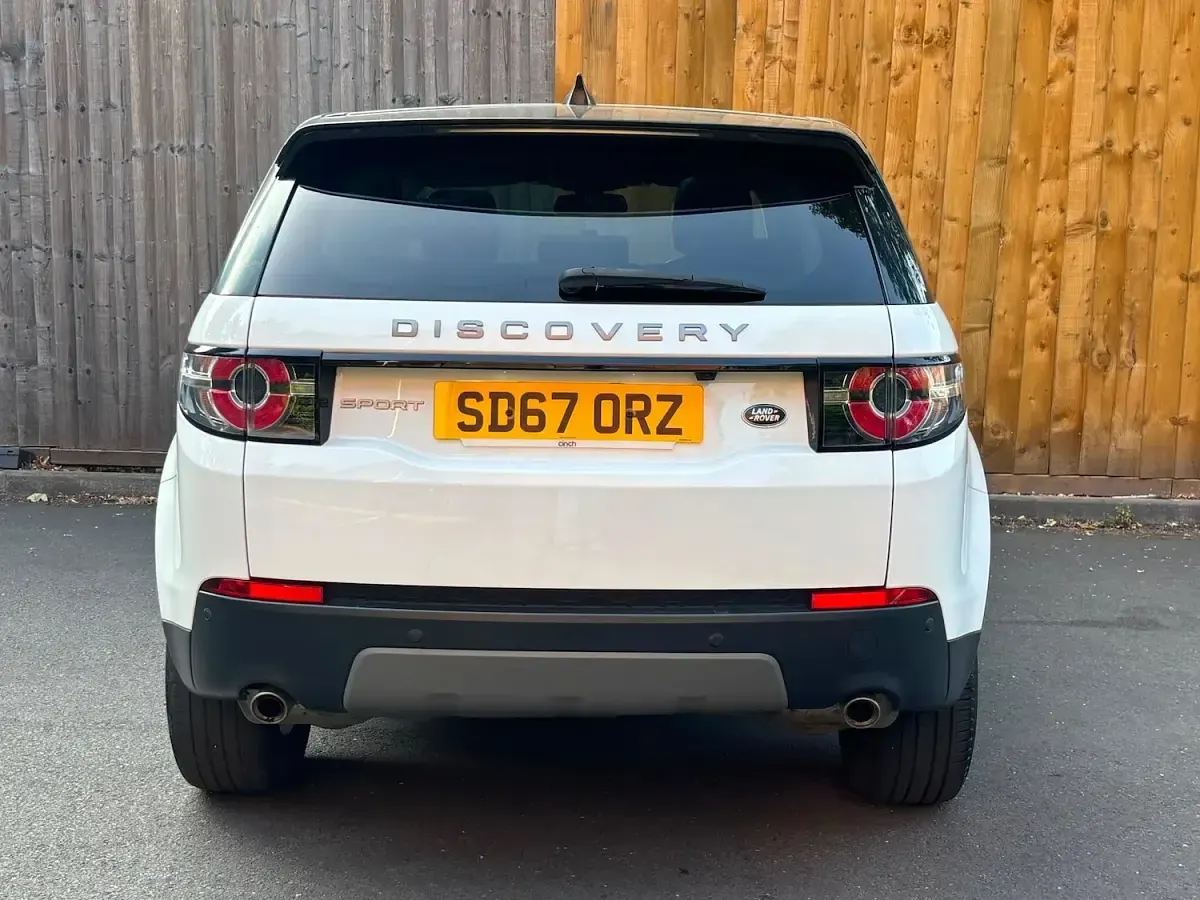 Used Land Rover Discovery 5 SE 2017 White SUV