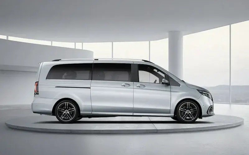 New Mercedes V220 Premium 163 HP (119 kW) 2026 MPV