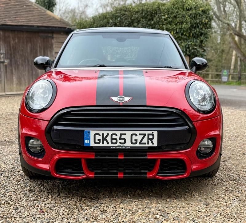 Usado Mini Cooper Hatch 2015 Rojo Utilitario