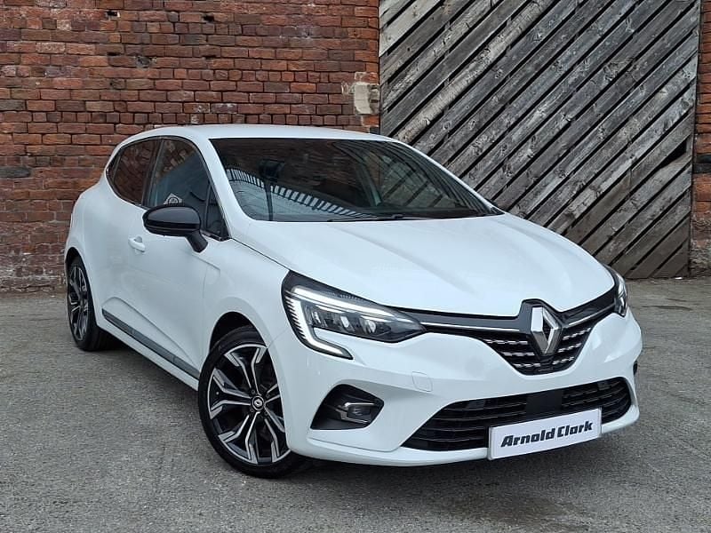 White Used 2022 Renault Clio V Techno Hatchback | £16,298 (Fair price) - Image 1/4