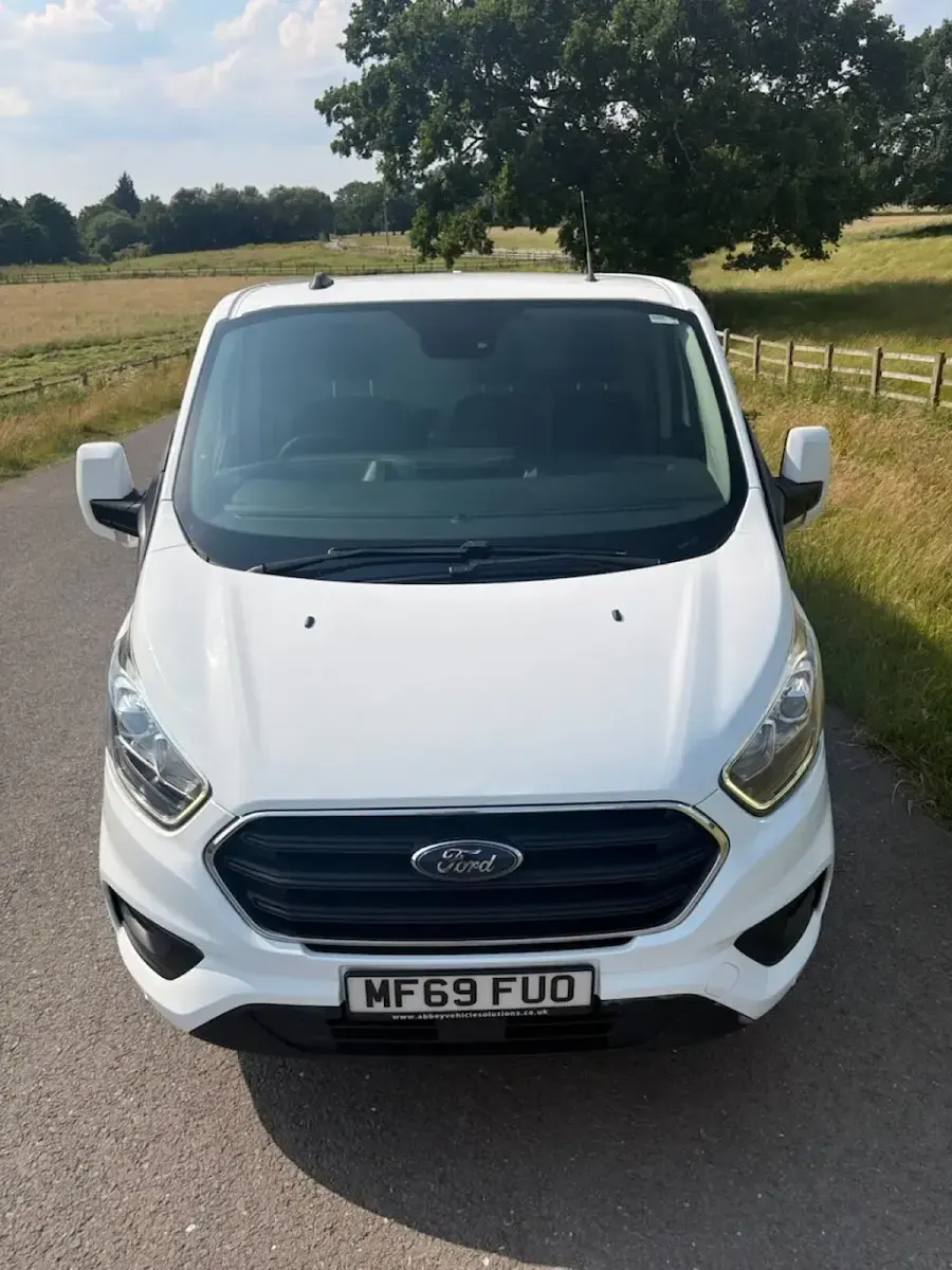 Used Ford Transit Custom Limited 130 HP (95 kW) 2019 White Van