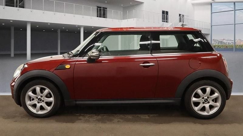 Used Mini ONE Hatch 95 HP (69 kW) 2009 Red Hatchback