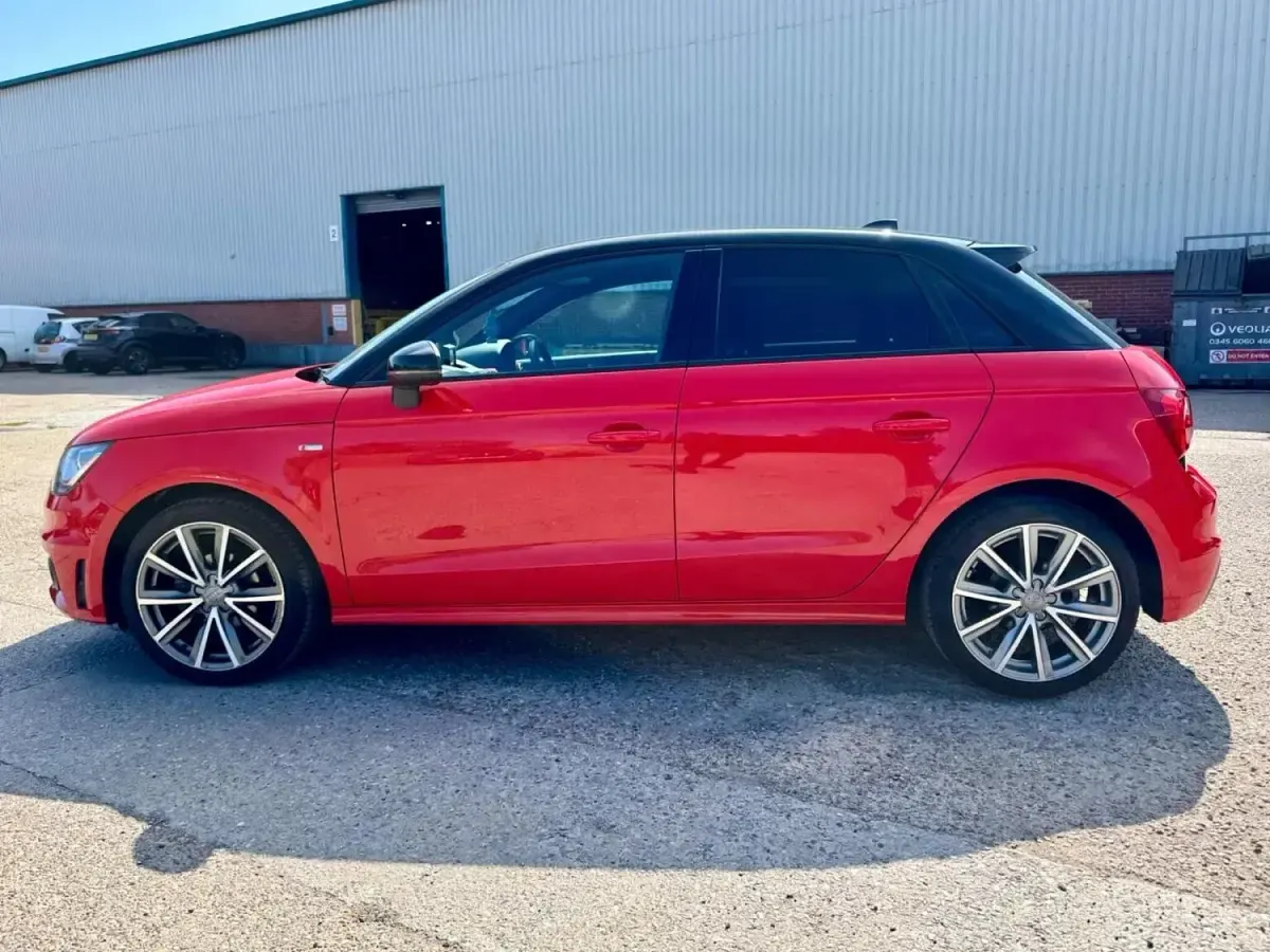 Usado Audi A1 Sportback S-Line 86 CV (63 kW) 2014 Rojo Utilitario