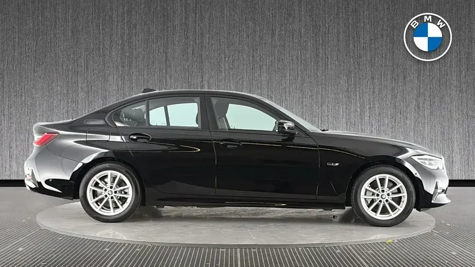 Used BMW 330 Sport Line 288 HP (211 kW) 2022 Black