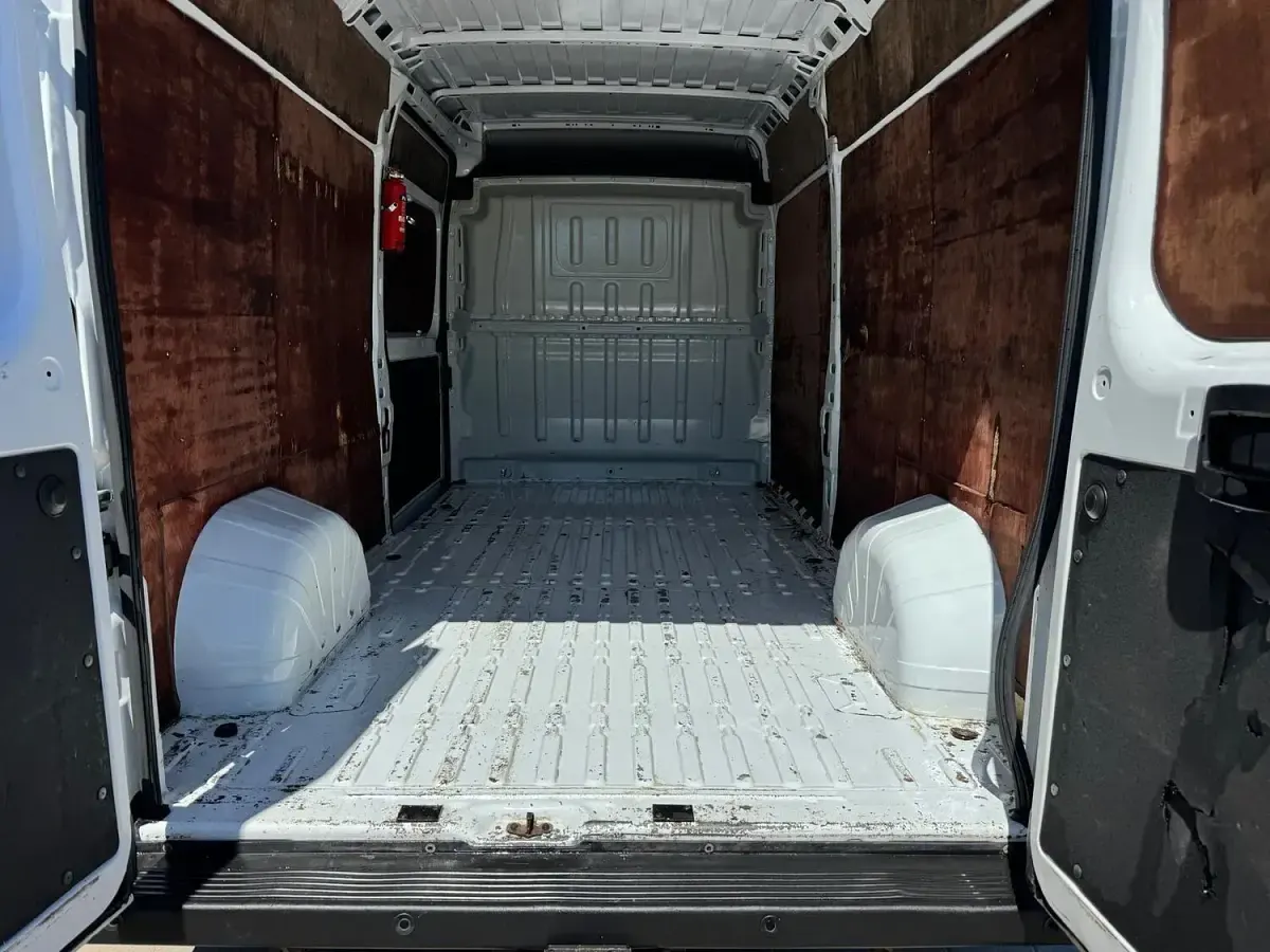 Used Vauxhall Movano S 138 HP (101 kW) 2023 White