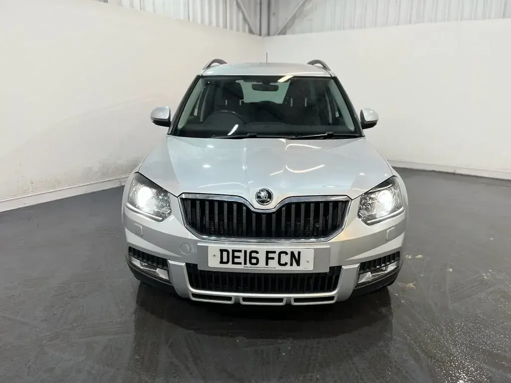 Used Skoda Yeti SE L 110 HP (80 kW) 2016 Silver SUV
