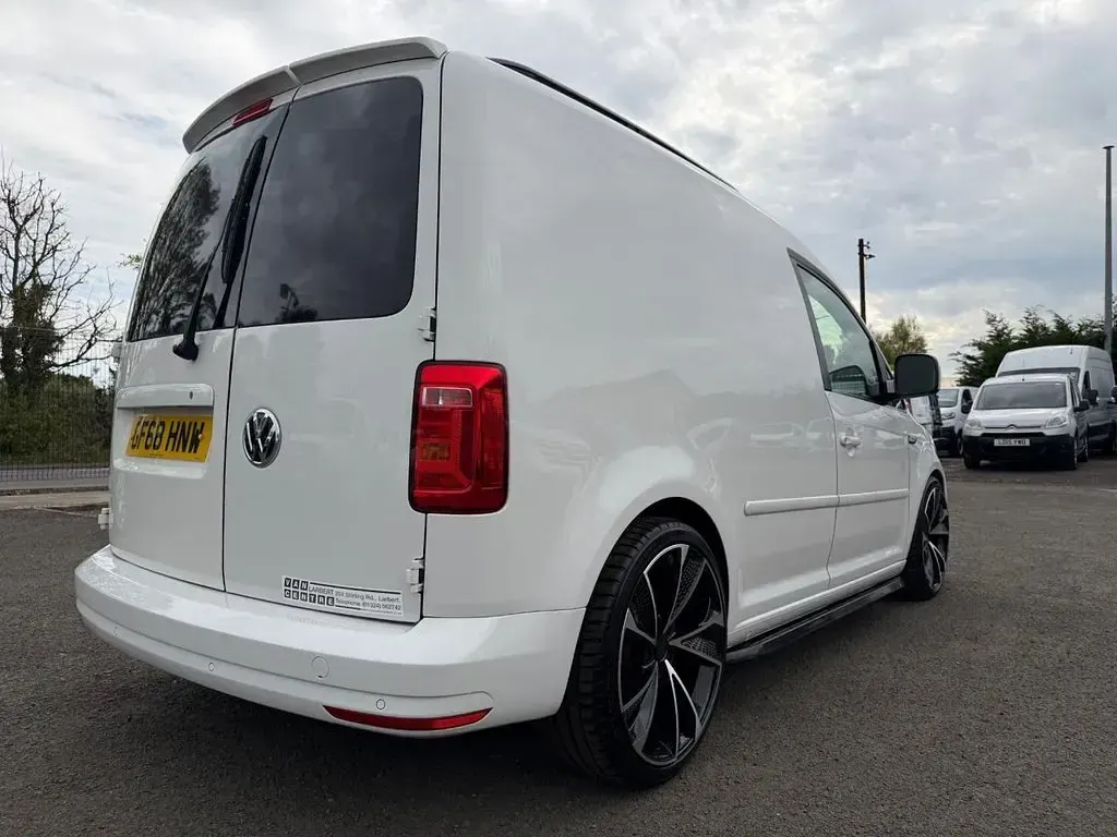 Used VW Caddy Trendline 102 HP (75 kW) 2018 White MPV
