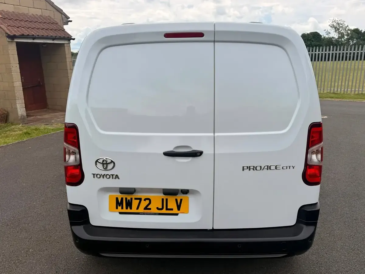 Used Toyota Proace 120 HP (88 kW) 2022 White MPV