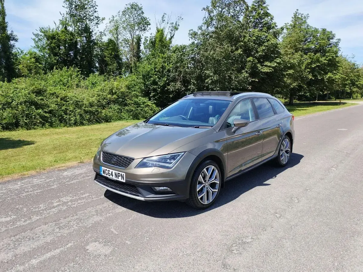 Used Seat Leon X-Perience SE Technology 184 HP (135 kW) 2015 Brown Estate