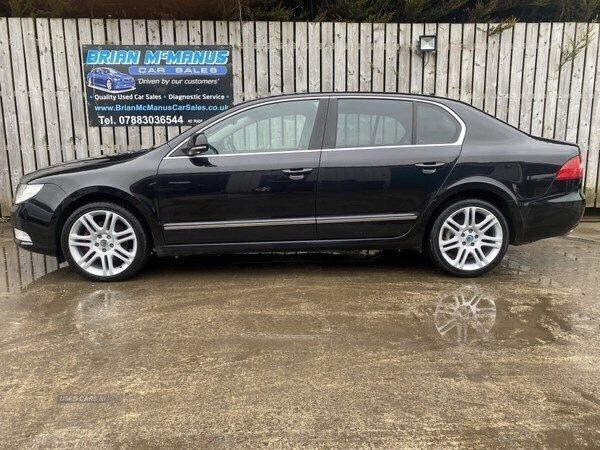 Black Used 2011 Skoda Superb Elegance Hatchback | £5,250 (A bit pricey) - Image 1/4