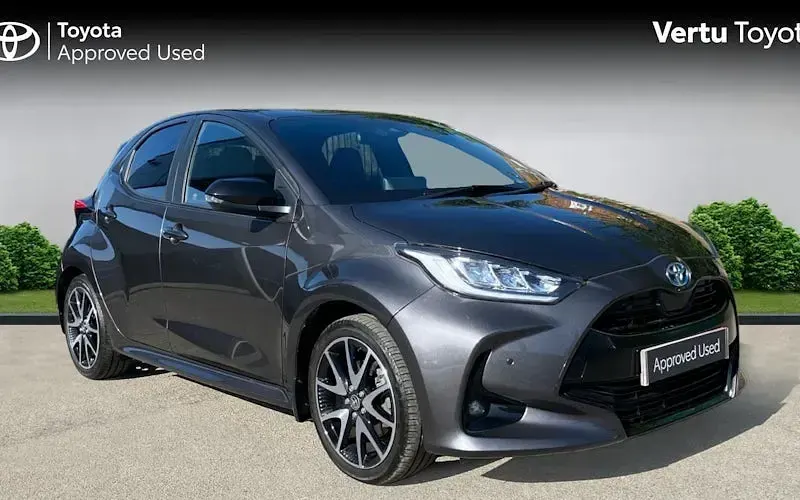 Begagnad Toyota Yaris Hybrid City 116 HK (85 kW) 2021 Halvkombi