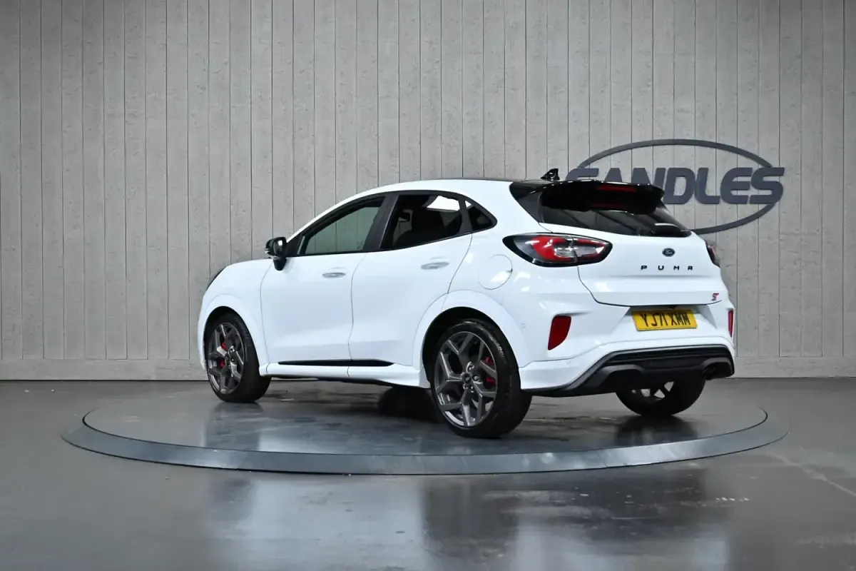 Usado Ford Puma ST 2021 Branco Citadino