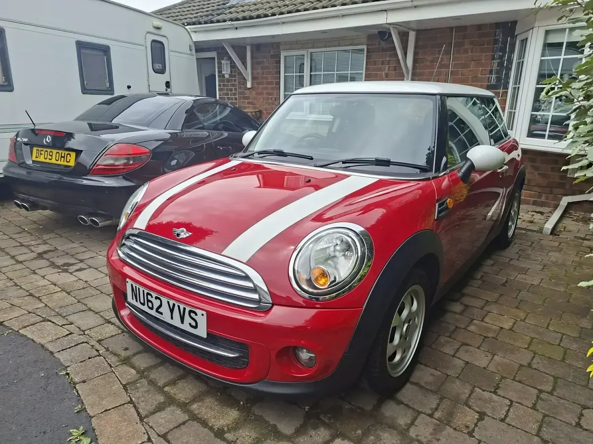 Used Mini Cooper D Hatch 110 HP (80 kW) 2013 Red Hatchback