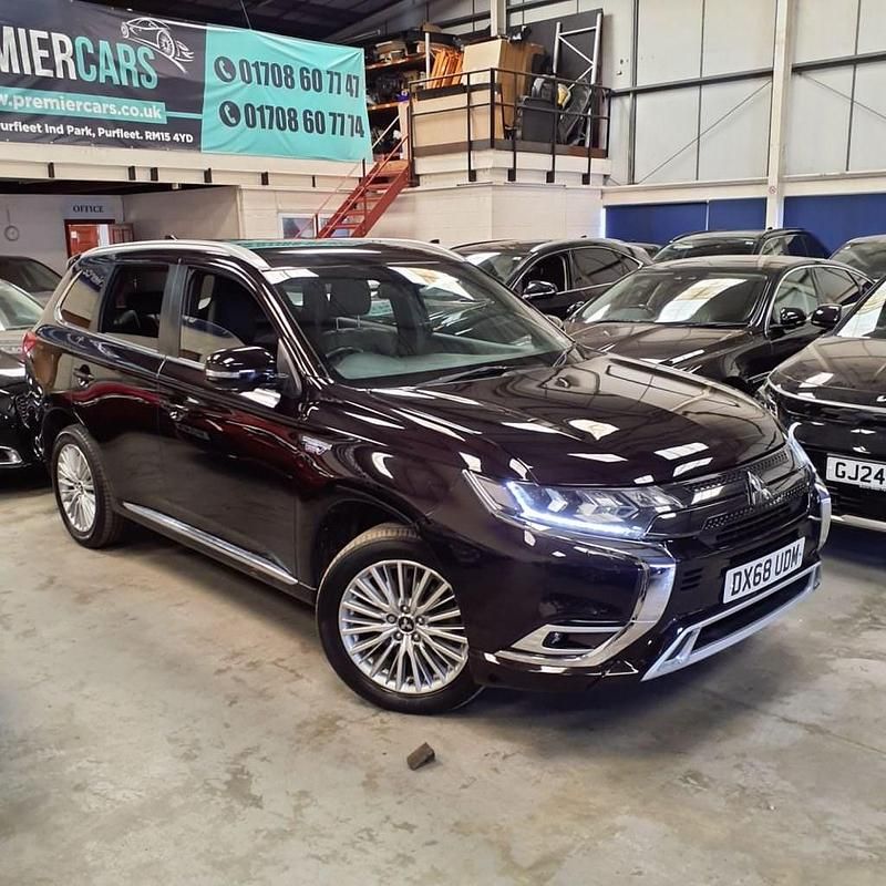 Black Used 2018 Mitsubishi Outlander P-HEV Estate | £11,995 (Super price) - Image 1/4