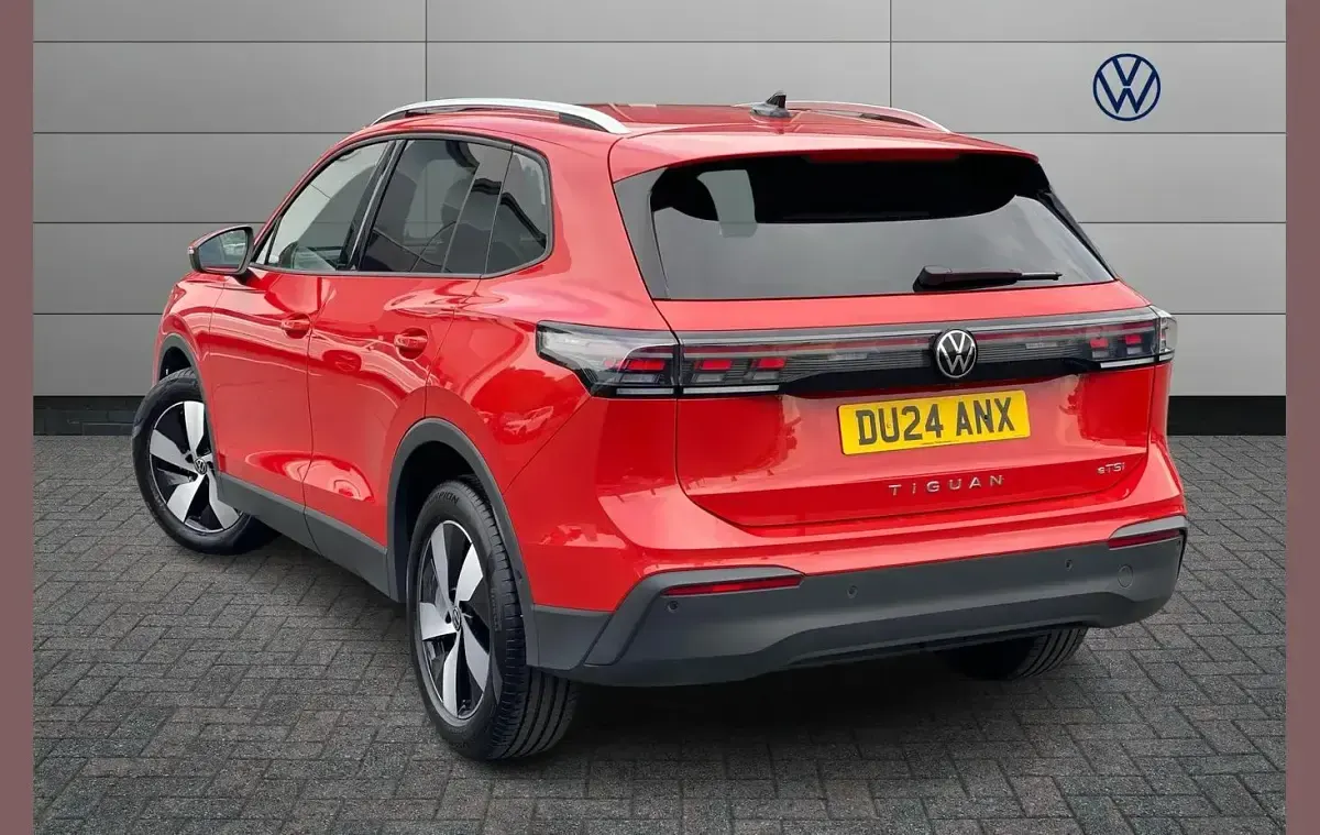 Used VW Tiguan Match 147 HP (108 kW) 2024 Red SUV