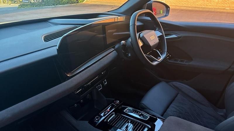 Used Audi Q6 Sportback e-tron Advanced 360 kW (490 HP) 2025 Black SUV