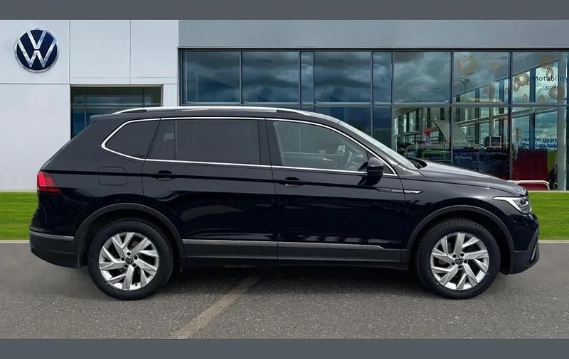 Used VW Tiguan Allspace Life 150 HP (110 kW) 2024 Black SUV