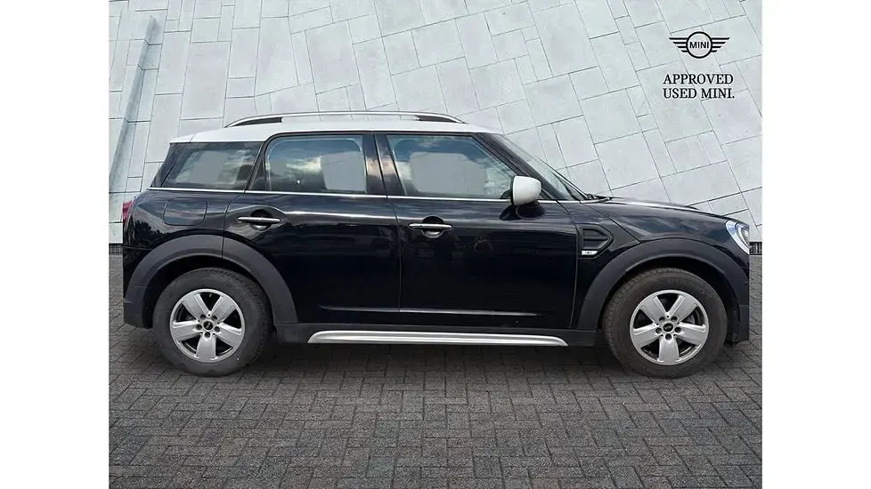 Used Mini Cooper Countryman Classic 134 HP (98 kW) 2022 Black SUV