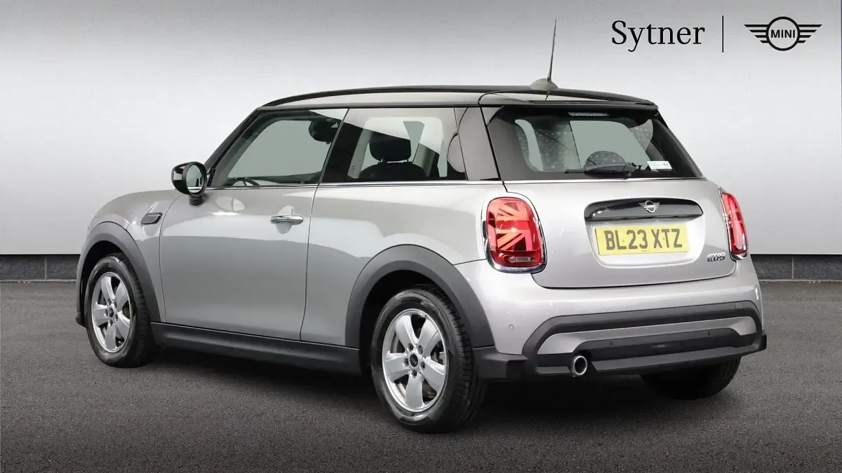 Used Mini Cooper Classic 134 HP (98 kW) 2023 Silver Hatchback