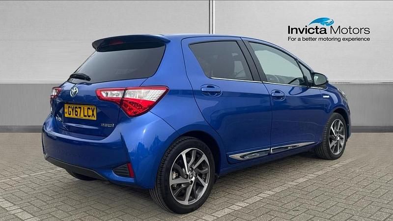 Used Toyota Yaris Hybrid 2017 Blue Hatchback