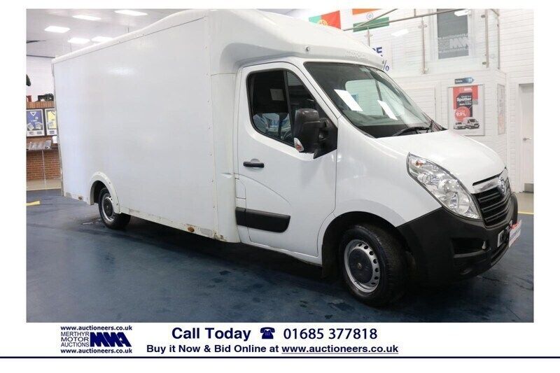 White Used 2017 Vauxhall Movano Van | £9,610 (Expensive) - Image 1/4