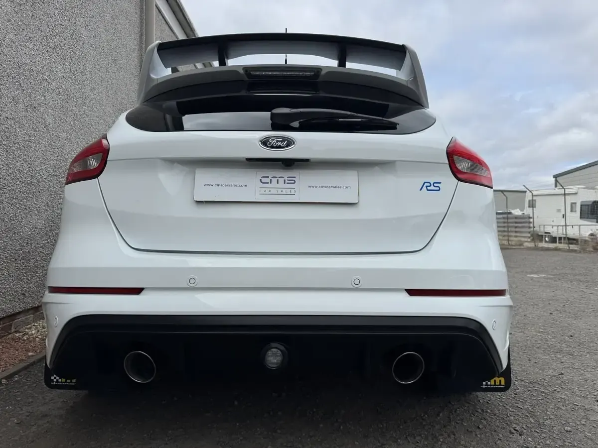 Used Ford Focus RS 350 HP (257 kW) 2017 White Hatchback