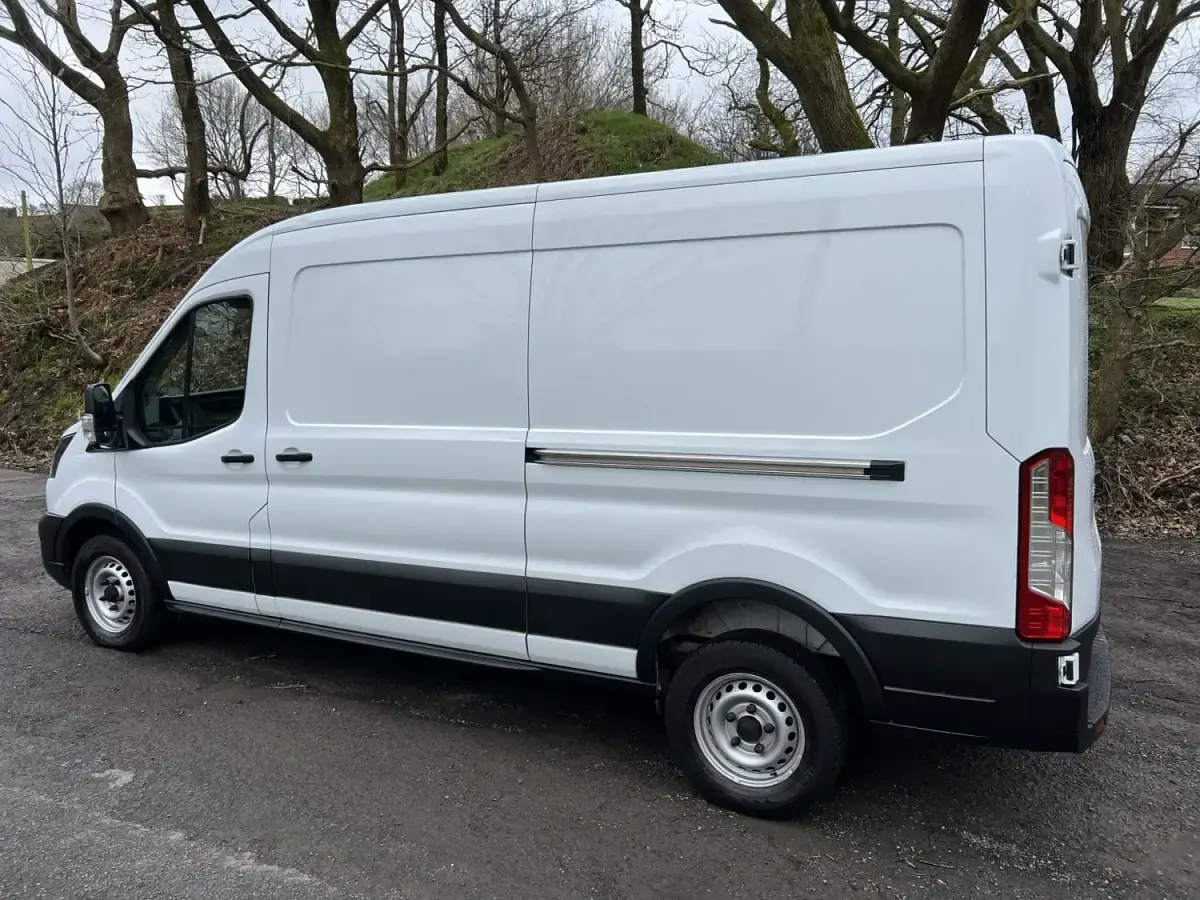 Usado Ford Transit 105 HP (77 kW) 2022 Branco Van