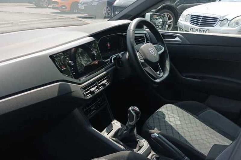 Image 2/4