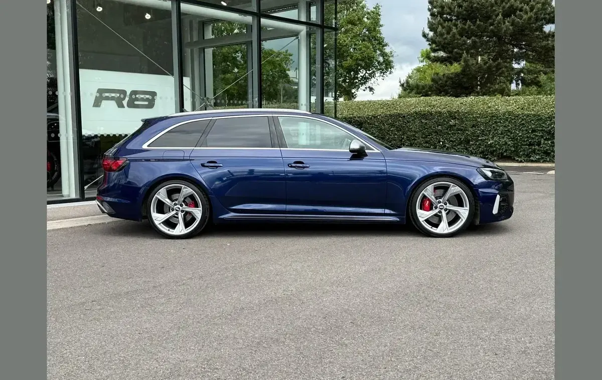 Used Audi RS4 Design 444 HP (326 kW) 2022 Blue Estate