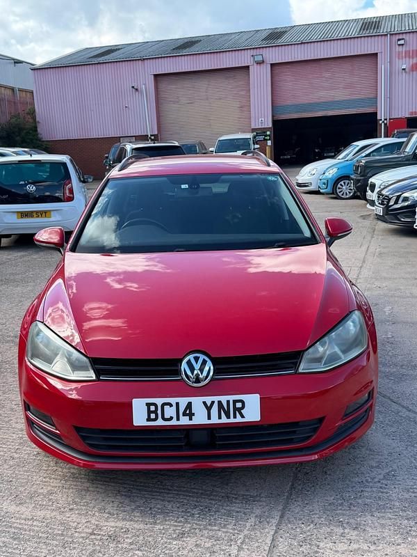 Begagnad VW Golf VII 2014 Röd Kombi