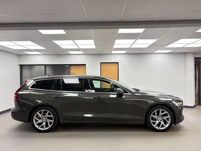 Used Volvo V60 Momentum 150 HP (110 kW) 2018 Grey Estate