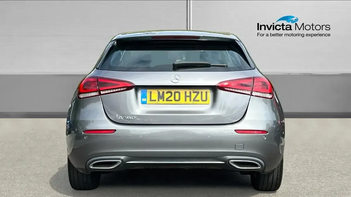 Usado Mercedes A180 Executive 136 CV (100 kW) 2020 Gris Utilitario